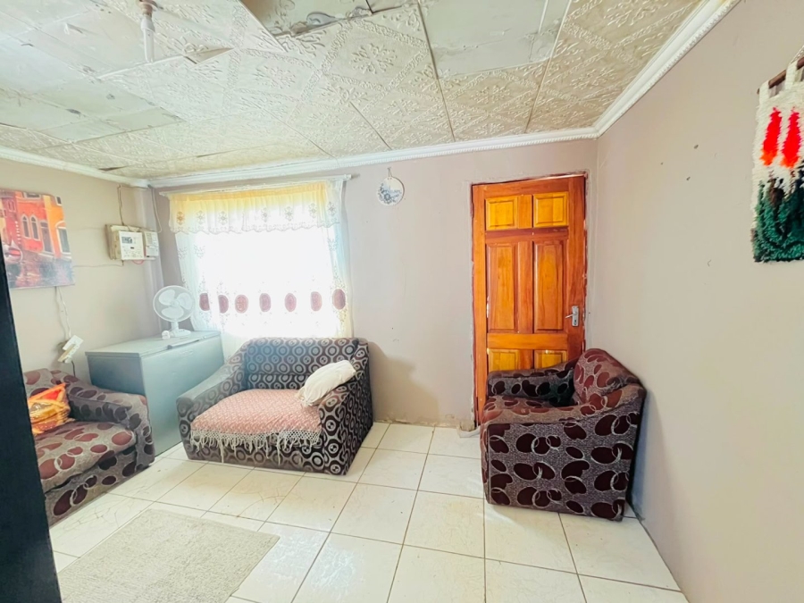 2 Bedroom Property for Sale in Bloemside 4 Free State